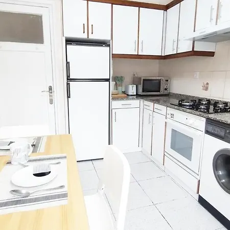 Cean Bermudez Apartment Gijón